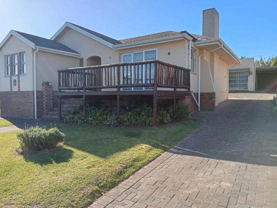 3 Bedroom Property for Sale in Sunnyridge Eastern Cape